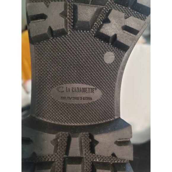 LA CANADIENNE CASSY Suede Bootie. S41 - Picture 3 of 4